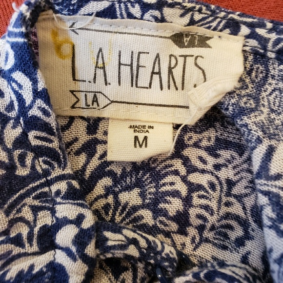 L.A. Hearts Medium floral blue and white top - Picture 6 of 7
